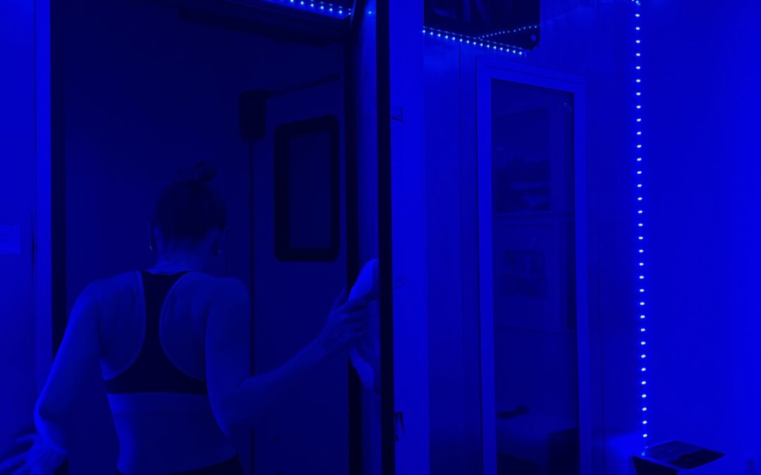 Cold Plunge vs Cryotherapy: What’s the Difference and Which One Is Right for You?